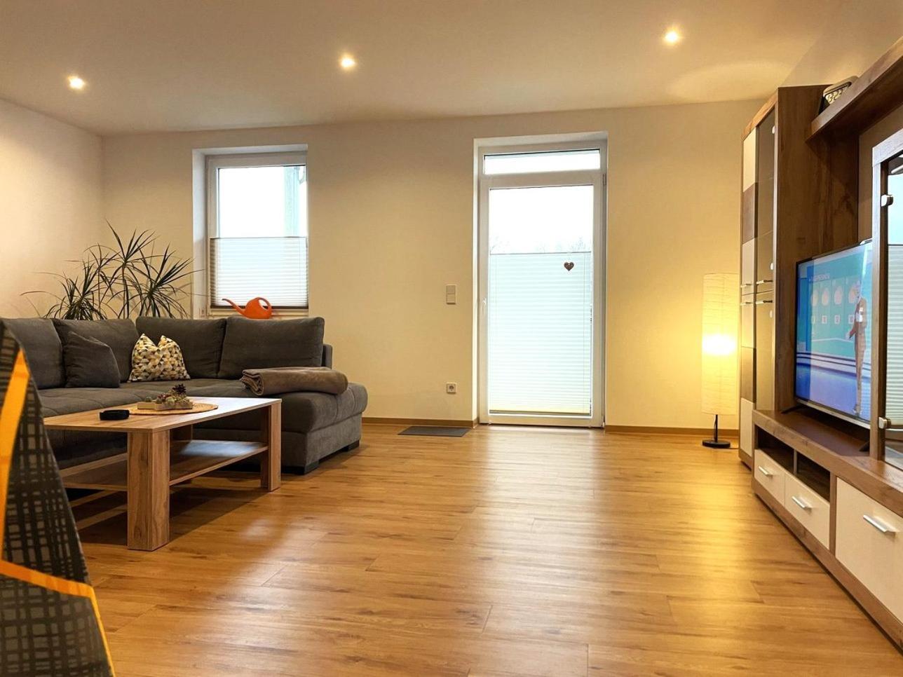 Stadtoase Geraeumige Gaestewohnungen Mit Balkon, Komfort, Modernitaet Und Ruhe, Fuer Monteure Geeignet, Free Wifi フランケンベルク エクステリア 写真