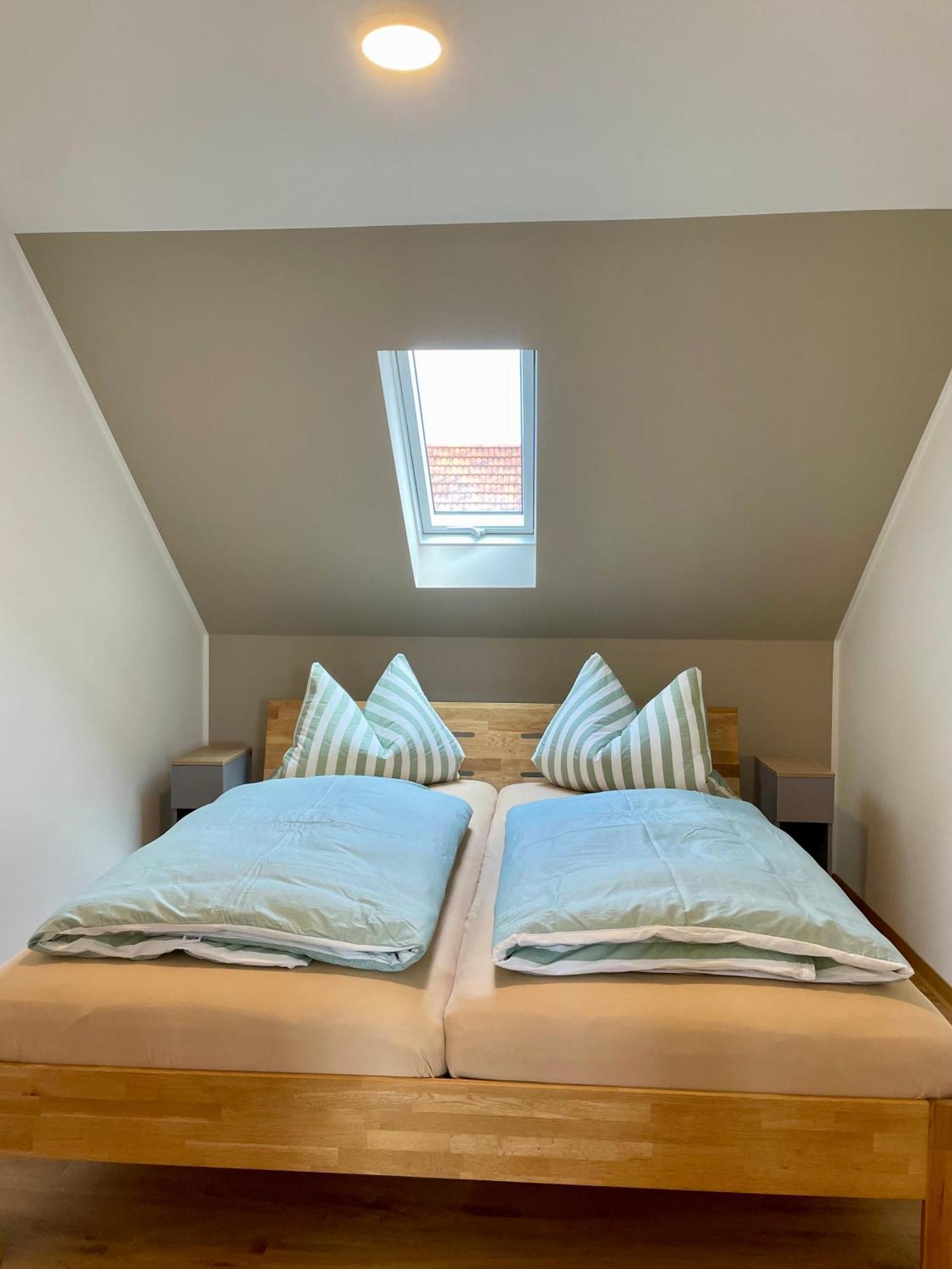 Stadtoase Geraeumige Gaestewohnungen Mit Balkon, Komfort, Modernitaet Und Ruhe, Fuer Monteure Geeignet, Free Wifi フランケンベルク エクステリア 写真